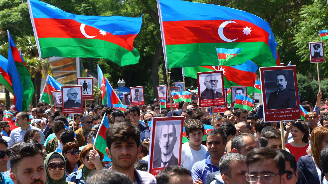 azerbaycanin-bagimsizliginin-107-yili