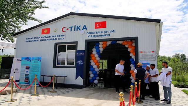tika-kirgizistanda-modern-balik-uretim-tesisi-kurdu