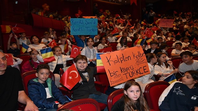 bukreste-2-turkce-ve-cocuk-senligi-duzenlendi