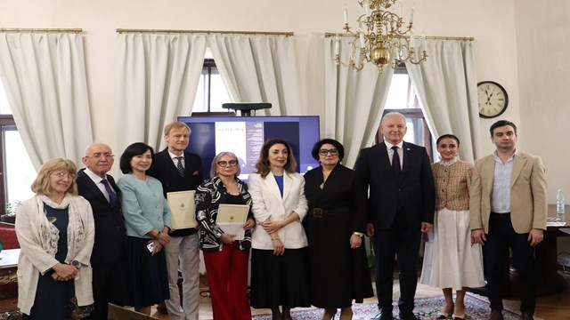 turk-akademisi-baskani-mustafayev-polonyada-duzenlenen-sadik-bey-agabeyzade-anm