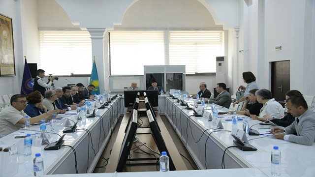 kazakistanda-turk-dunyasi-ve-pir-i-turkistan-yesevi-yolu-ve-mirasi-paneli-du