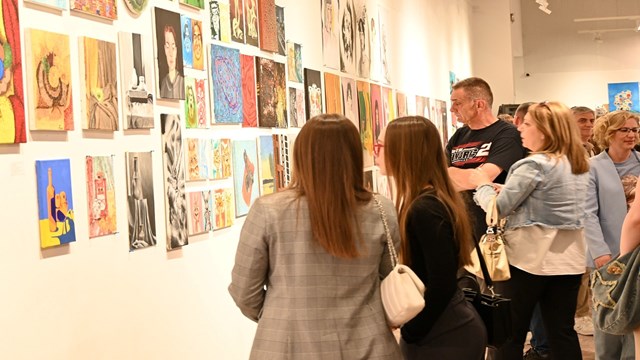 uluslararasi-balkan-universitesi-15-geleneksel-ogrenci-sergisi-duzenledi