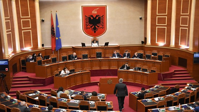 arnavutluk-meclisi-ukrayna-ile-guvenlik-isbirligi-anlasmasini-onayladi