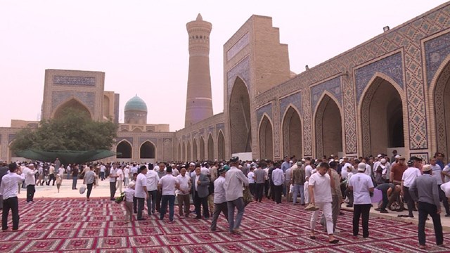 ozbekistan-da-kurban-bayrami-kutlaniyor