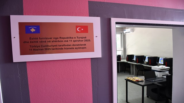 turk-askerinden-kosovada-egitime-destek