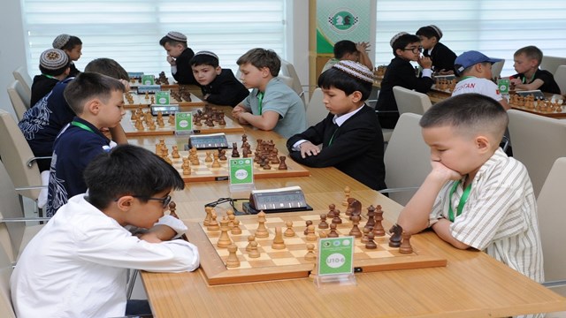 turkmenistan-da-uluslararasi-satranc-turnuvasi-basladi
