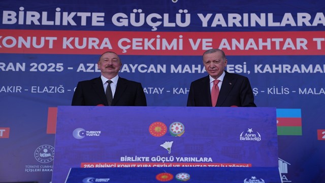 azerbaycan-mahallesinde-yasam-basladi