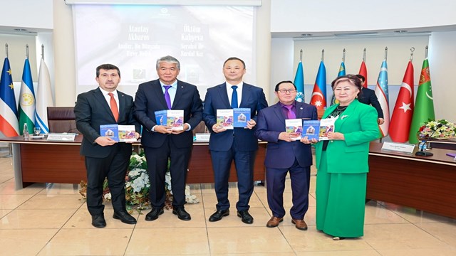 kirgiz-edebiyatinin-2-kalemi-akbarov-ve-kaliyeva-nin-eserleri-ankarada-tanitild