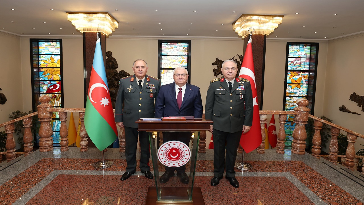 milli-savunma-bakani-guler-azerbaycan-genelkurmay-baskani-orgeneral-veliyevi-a