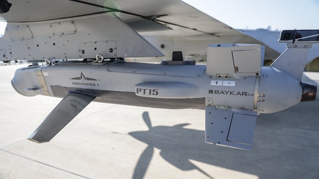 bayraktar-akinci-hava-hedeflerini-kemankes-1-ile-vurdu