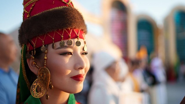 kazakistanin-aktau-kentinde-8-turk-dunyasinda-kadin-ve-moda-gunleri-duzenle