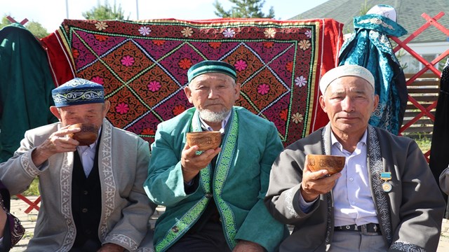 kazakistanda-geleneksel-icecek-kimiza-talep-artiyor