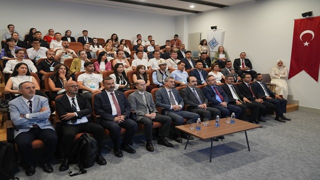 turk-dunyasi-genc-tarihciler-calistayi-basladi