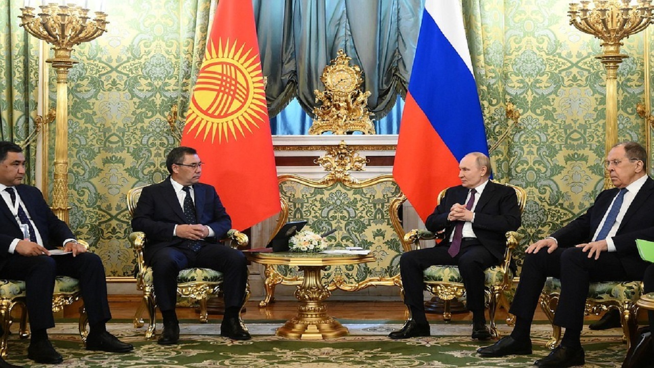 rusya-devlet-baskani-putin-ve-kirgizistan-cumhurbaskani-caparov-ikili-iliskileri