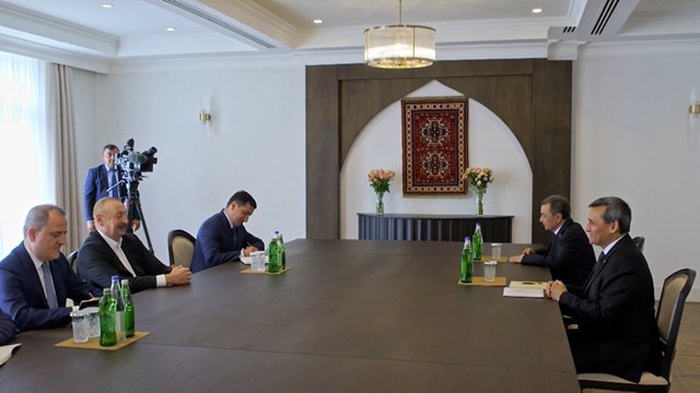 turkmenistan-disisleri-bakani-meredov-azerbaycan-cumhurbaskani-aliyev-tarafind