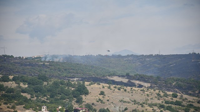 kuzey-makedonya-kosova-siniri-yakinlarindaki-yangin-sondurme-calismalari-suruyor
