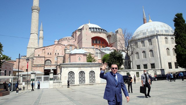 cumhurbaskani-erdogan-ayasofya-insallah-ebediyen-ozgur-kalacak