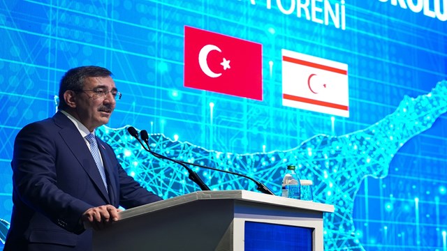 cumhurbaskani-yardimcisi-yilmaz-kktc-fiber-donusum-protokolu-imza-toreninde-kon