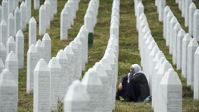 srebrenitsa-soykiriminin-7-kurbani-bugun-topraga-verilecek