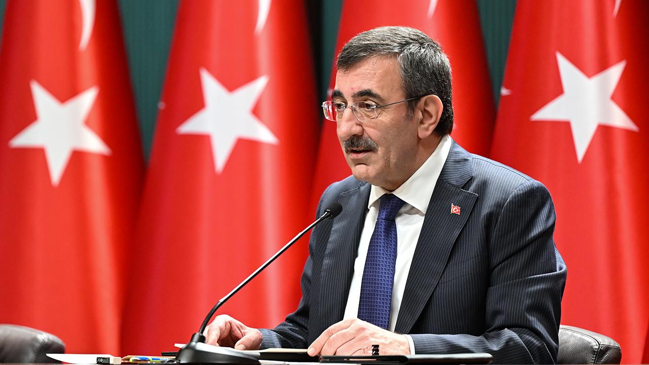 cumhurbaskani-yardimcisi-yilmazdan-srebrenitsa-soykiriminin-30-yili-mesaji