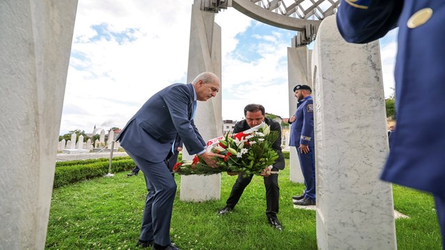 tbmm-baskani-kurtulmus-aliya-izetbegovicin-kabrini-ziyaret-etti