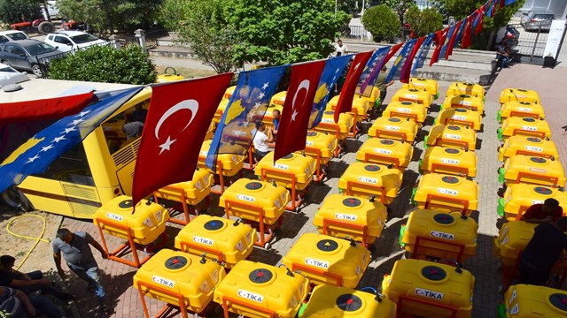 tika-dan-kosova-nin-tek-turk-belediyesi-mamusa-daki-ciftcilere-destek