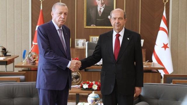 cumhurbaskani-erdogan-kktc-cumhurbaskani-tatar-ile-gorustu