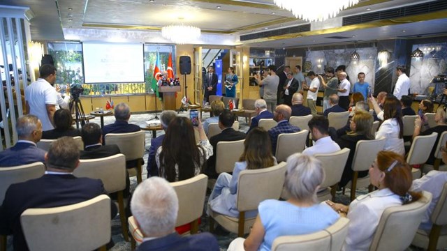 turkiye-azerbaycan-kardeslik-forumu-duzenlendi