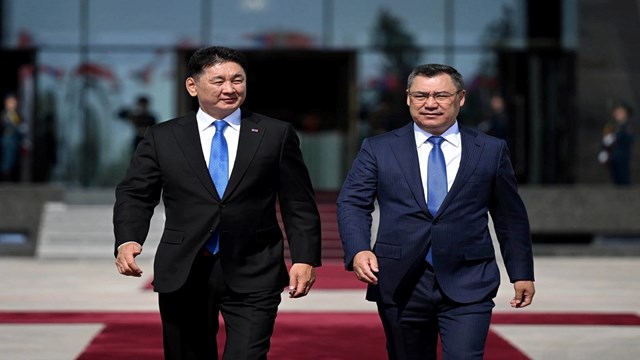 mogolistan-cumhurbaskani-ukhnaagiin-khurelsukh-kirgizistan-da