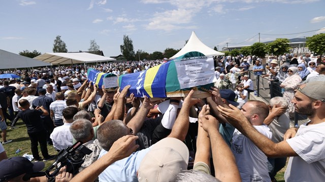 bosna-hersekteki-savasta-33-yil-once-oldurulen-7-bosnak-sivilin-kalintilari-pri