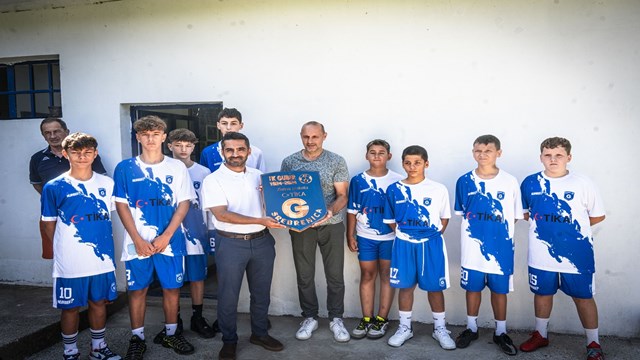 tikadan-bosna-hersekteki-futbol-kulubune-ekipman-destegi