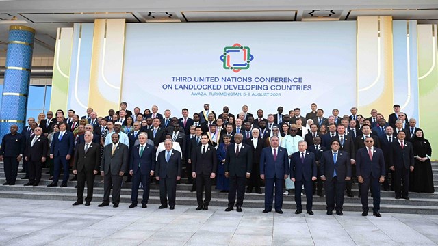 turkmenistanda-diplomasi-trafigi-yasandi