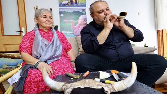 geri-donusumden-cesitli-muzik-aletleri-uretiyor