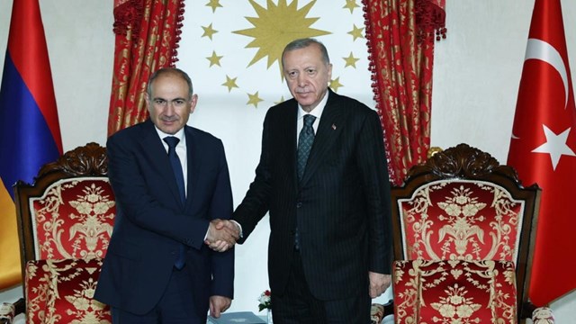 turkiye-cumhurbaskani-ermenistan-basbakani-ile-telefonda-gorustu