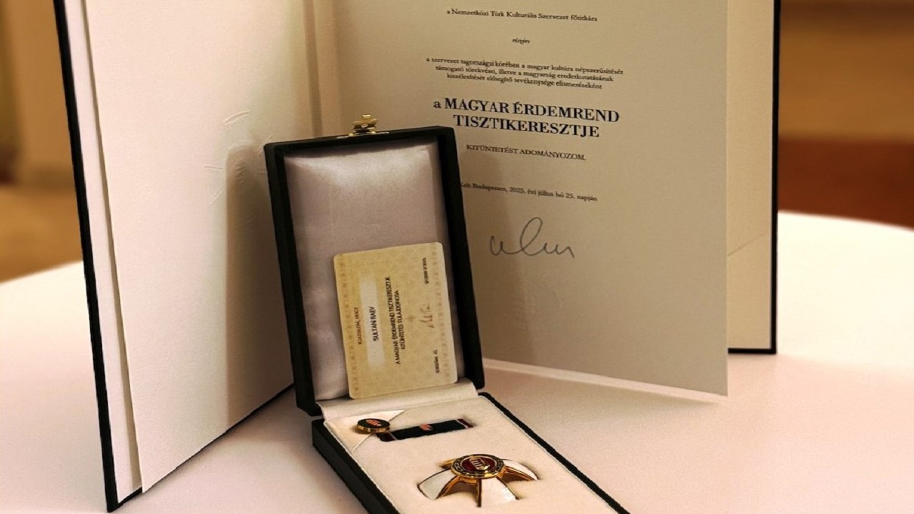 turksoy-a-macaristan-dan-buyuk-onur-macar-liyakat-nisani