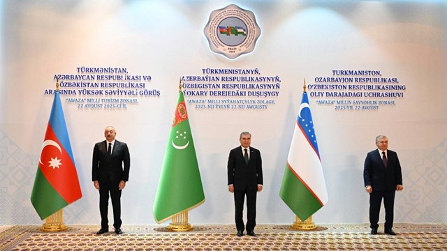 avazada-turkmenistan-azerbaycan-ozbekistan-uclu-zirvesi-duzenlendi