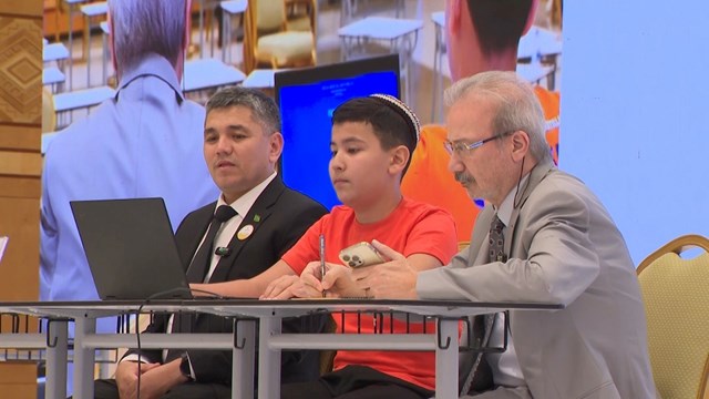 turkmenistanli-ogrenciler-aritmetikte-uc-dunya-rekoru-kirdi