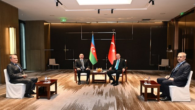 erdogan-ve-aliyev-cinde-gorustu