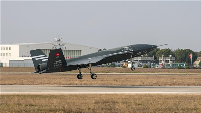 bayraktar-kizilelma-pt-4-agresif-tirmanis-ve-manevra-testini-gecti