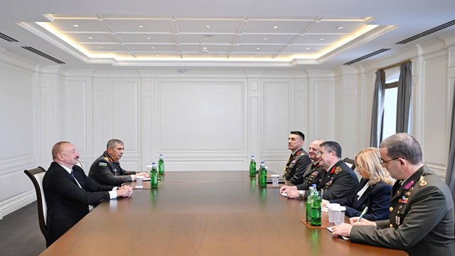 azerbaycan-cumhurbaskani-aliyev-genelkurmay-baskani-bayraktaroglunu-kabul-etti