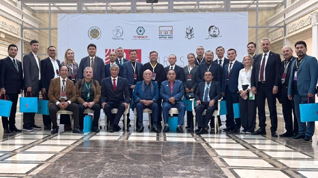 turk-dunyasi-tiyatro-yoneticileri-kultur-baskenti-aktauda-bir-araya-geldi