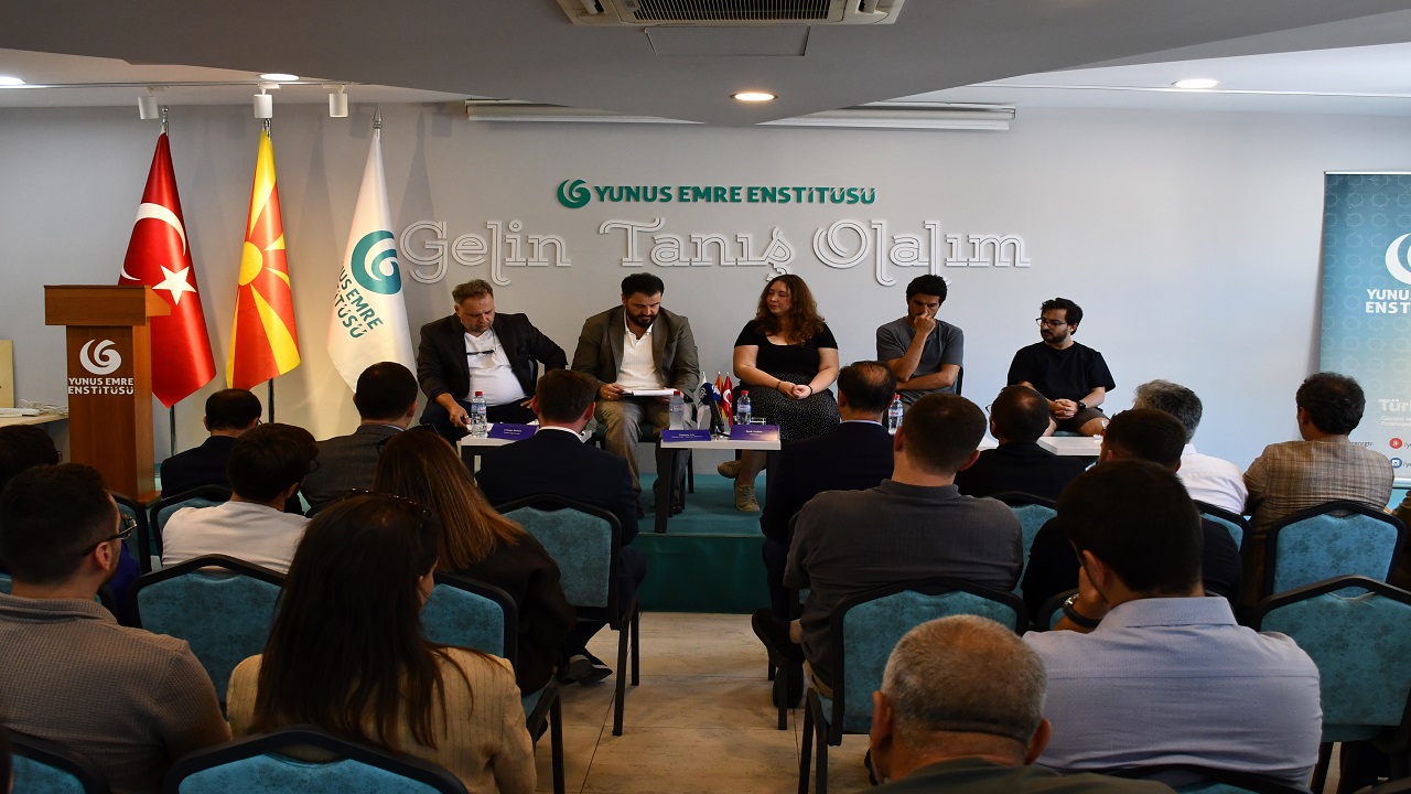 kuzey-makedonyada-turk-makedon-tiyatrosu-ve-sinemasi-paneli-duzenlendi