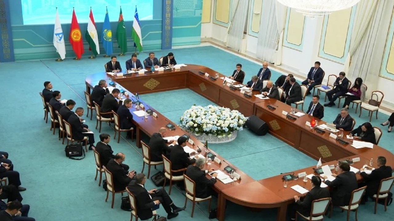 aral-denizi-havzasi-icin-kritik-zirve-astanada-40tan-fazla-cevre-projesi-masa