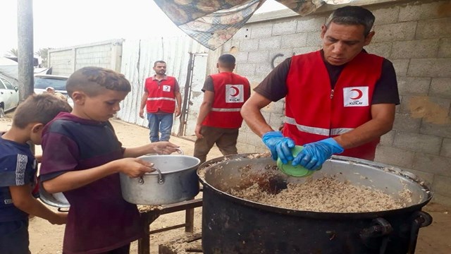 turk-kizilayi-gazzedeki-ateskes-sonrasi-bolgede-insani-yardimlarini-hizlandirdi