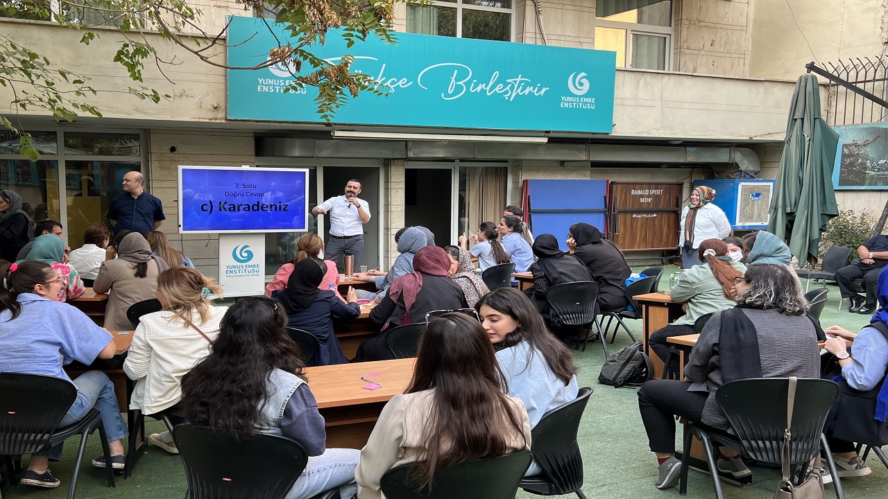 tahran-yunus-emre-enstitusunde-iranli-kursiyerler-icin-turkce-bilgi-yarismasi-d