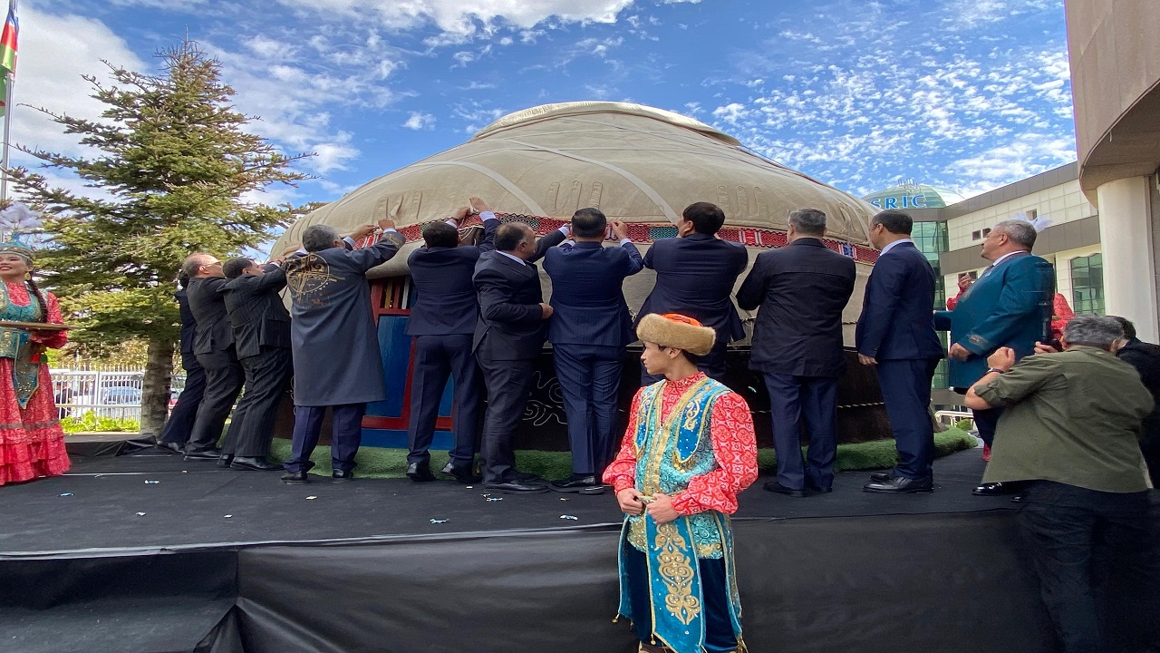 uluslararasi-turk-kultur-teskilati-turksoyun-bahcesine-hazarin-incisi-kazak-o