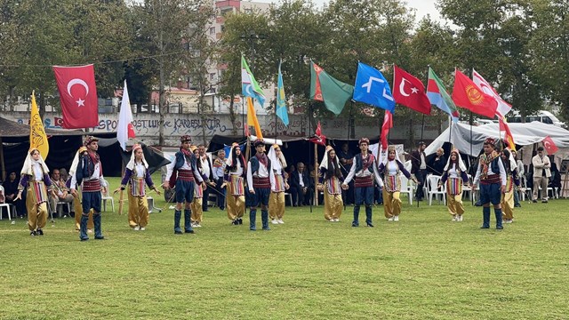 yoruk-turkmen-senligi-osmaniyede-coskuyla-kutlandi