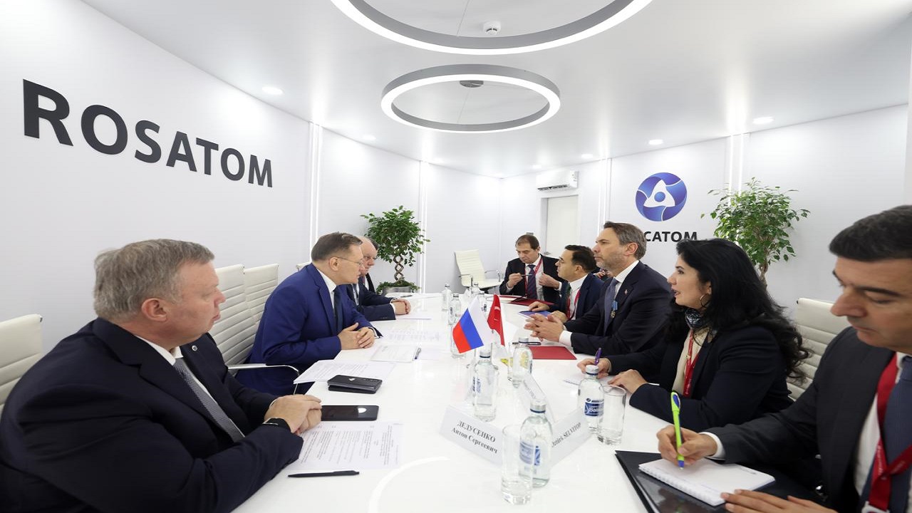 enerji-bakani-bayraktara-rusyada-nukleer-alandaki-uluslararasi-isbirligi-nisa