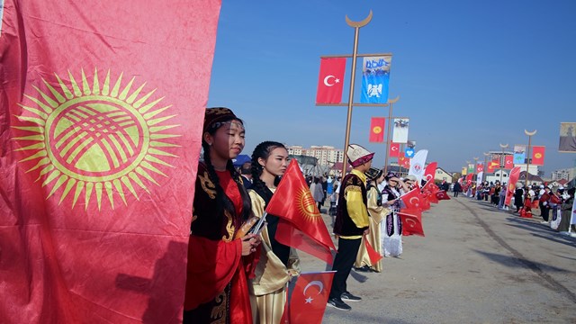 kirgizistan-turkiye-manas-universitesinde-2-geleneksel-spor-oyunlari-duzenle