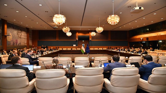 ozbekistan-ab-isbirligi-konseyi-18-toplantisi-luksemburgta-duzenlendi